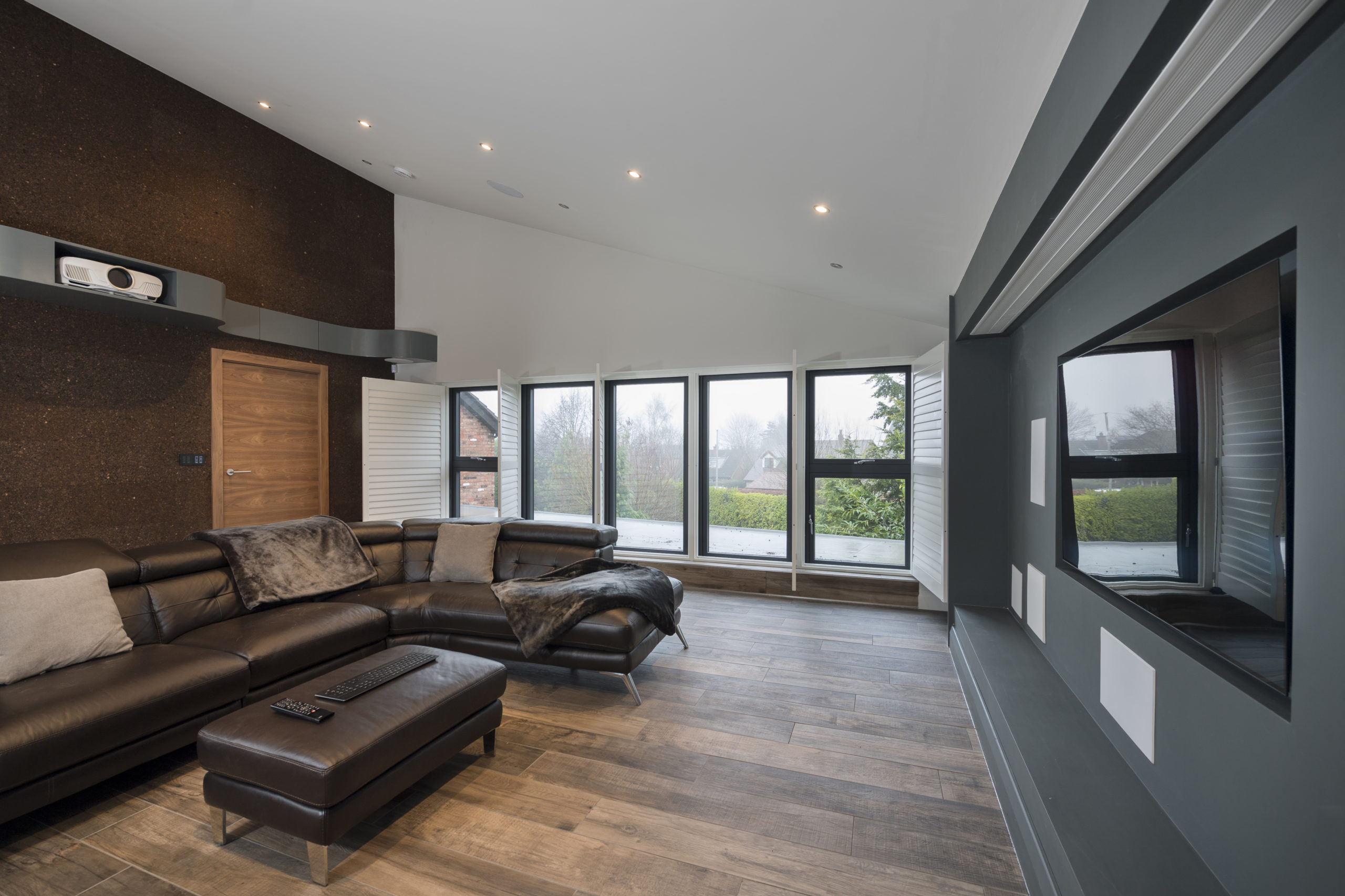 Is it time to upgrade to aluminium windows for homes for better maintenance and longevity?